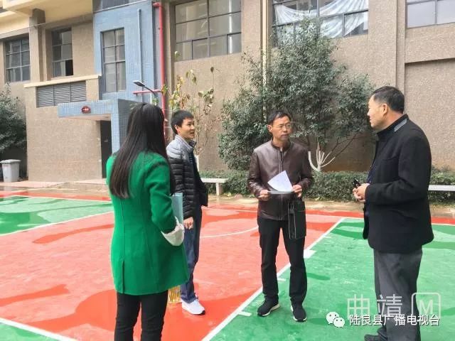 尊龙凯时人生就是博中国官网同乐街道首块硅PU篮球场在龙园小区建成正式投入使用(图3)